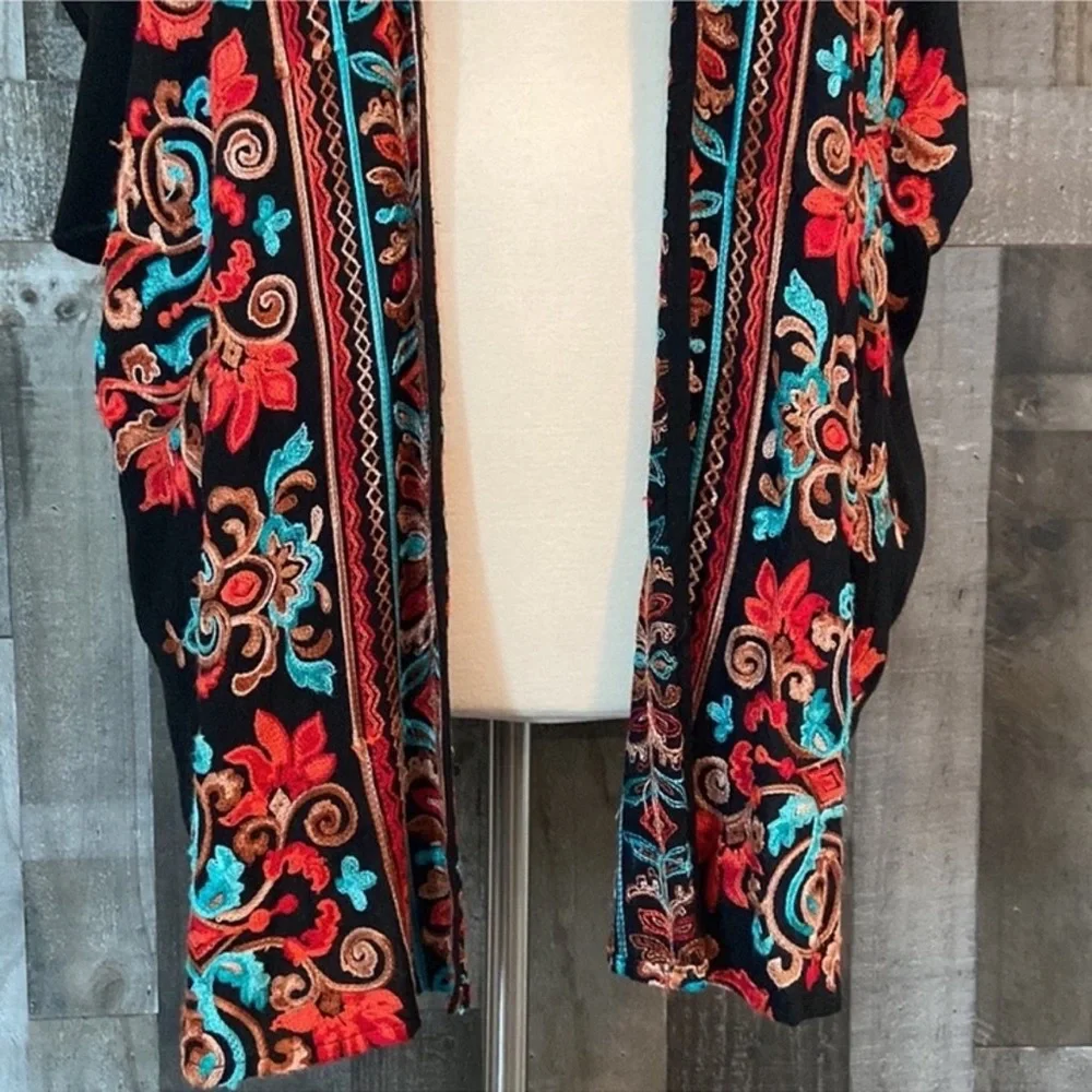 Altar’d State Embroidered Kimono - Picture 8 of 12